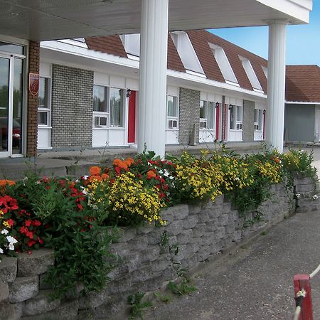 Hotel Matagami Экстерьер фото